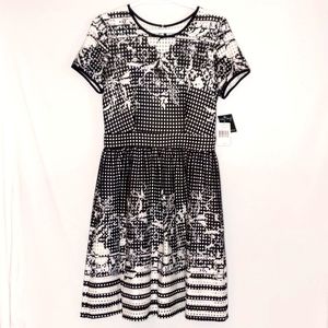 Gabby Skye Dress Size 6 Black and White Floral Cocktail